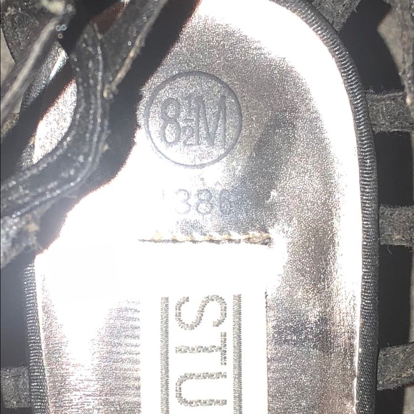 ☀️Black dress heels (2”) w/rhinestone buckle - Picture 4 of 7